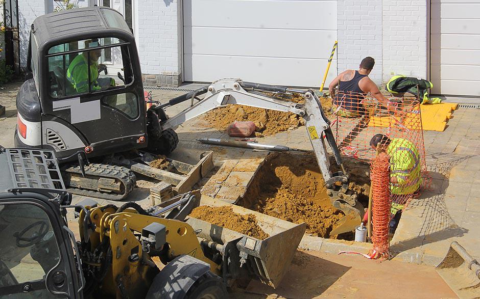 comment déboucher une douche Voisins-le-Bretonneux